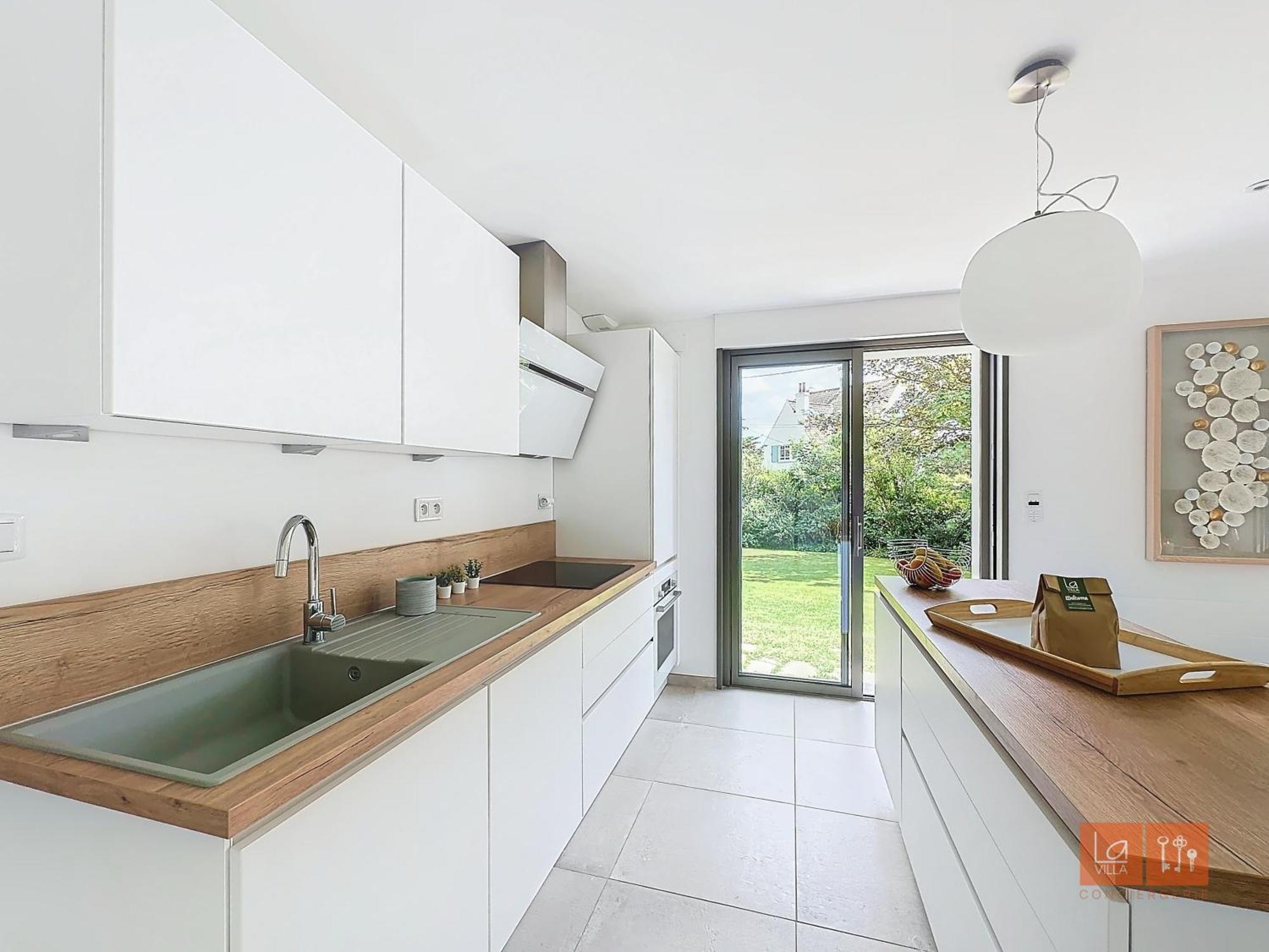 Ferienhaus Les Pins : Rez De Jardin Proche *