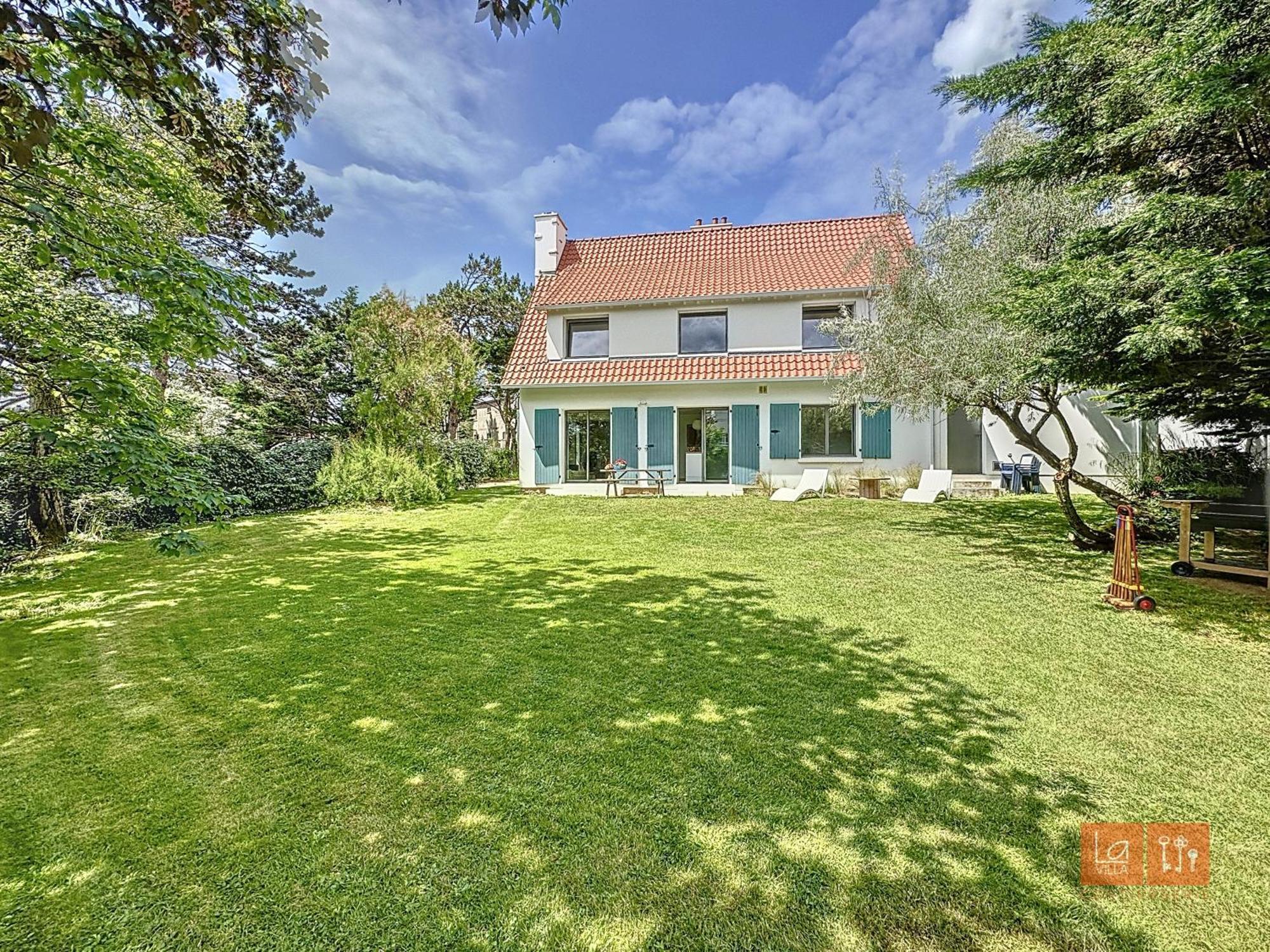 Les Pins : Rez De Jardin Proche *